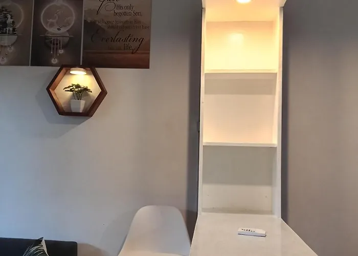 2 Bedroom Cozy House *